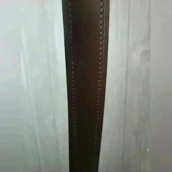 Dickes brownleather belt with gun metal buckle. size 46-48. - Picture 3 of 11